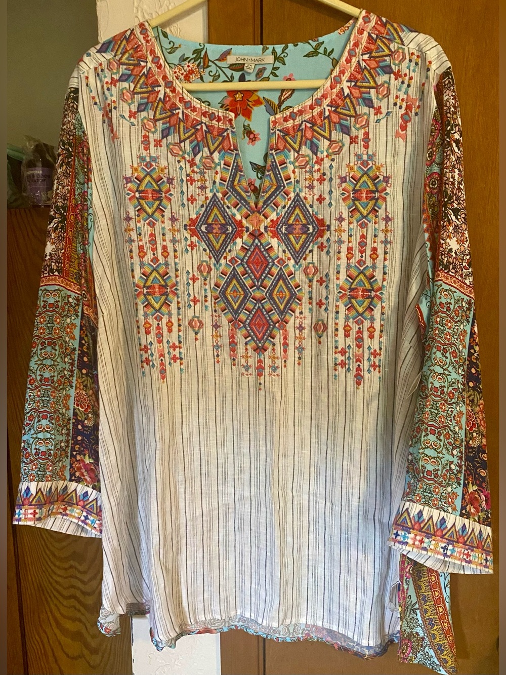 John Mark Sz 2X white striped tunic colorful geometric embroidery split neckline